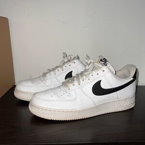 Nike Men's White and Black Sneakers